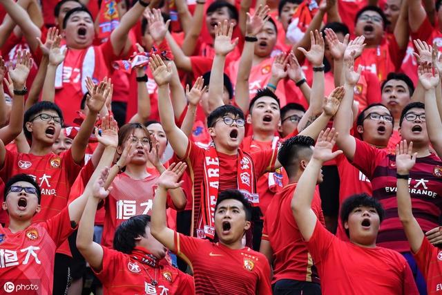 关于深圳佳兆业主场致敬,积分榜上升至第八的信息 关于深圳佳兆业主场致敬,积分榜上升至第八的信息