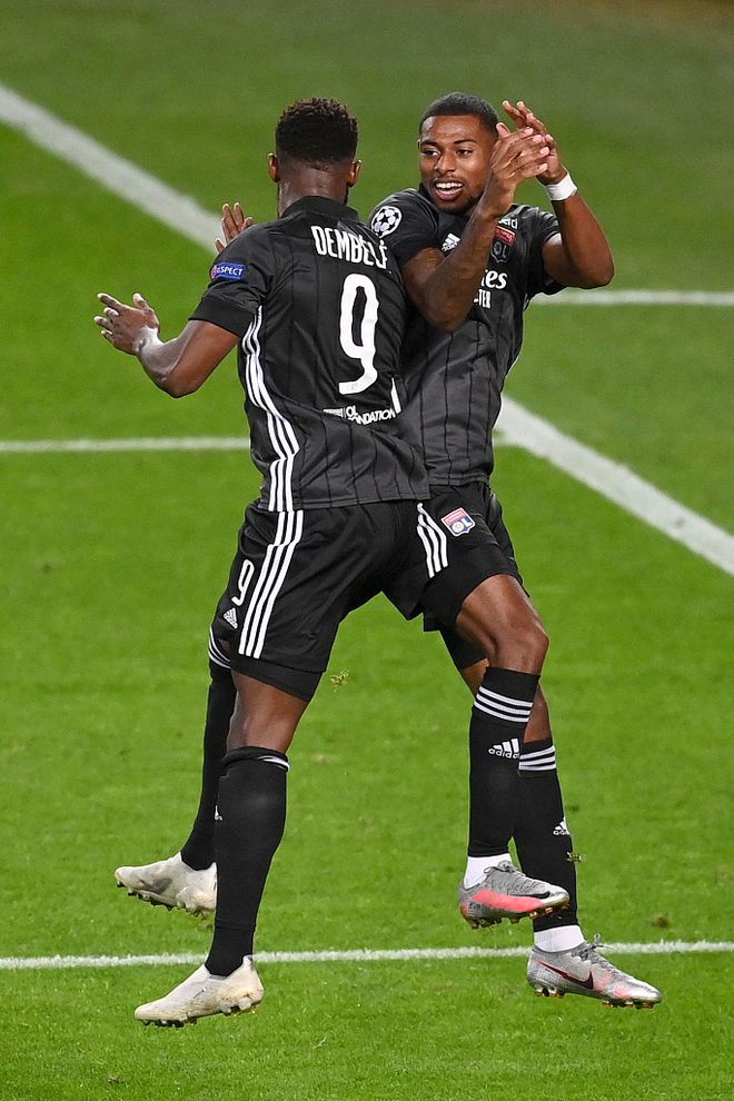 雷火电竞入驻-包含里昂客场战平里尔，保持不败纪录的词条