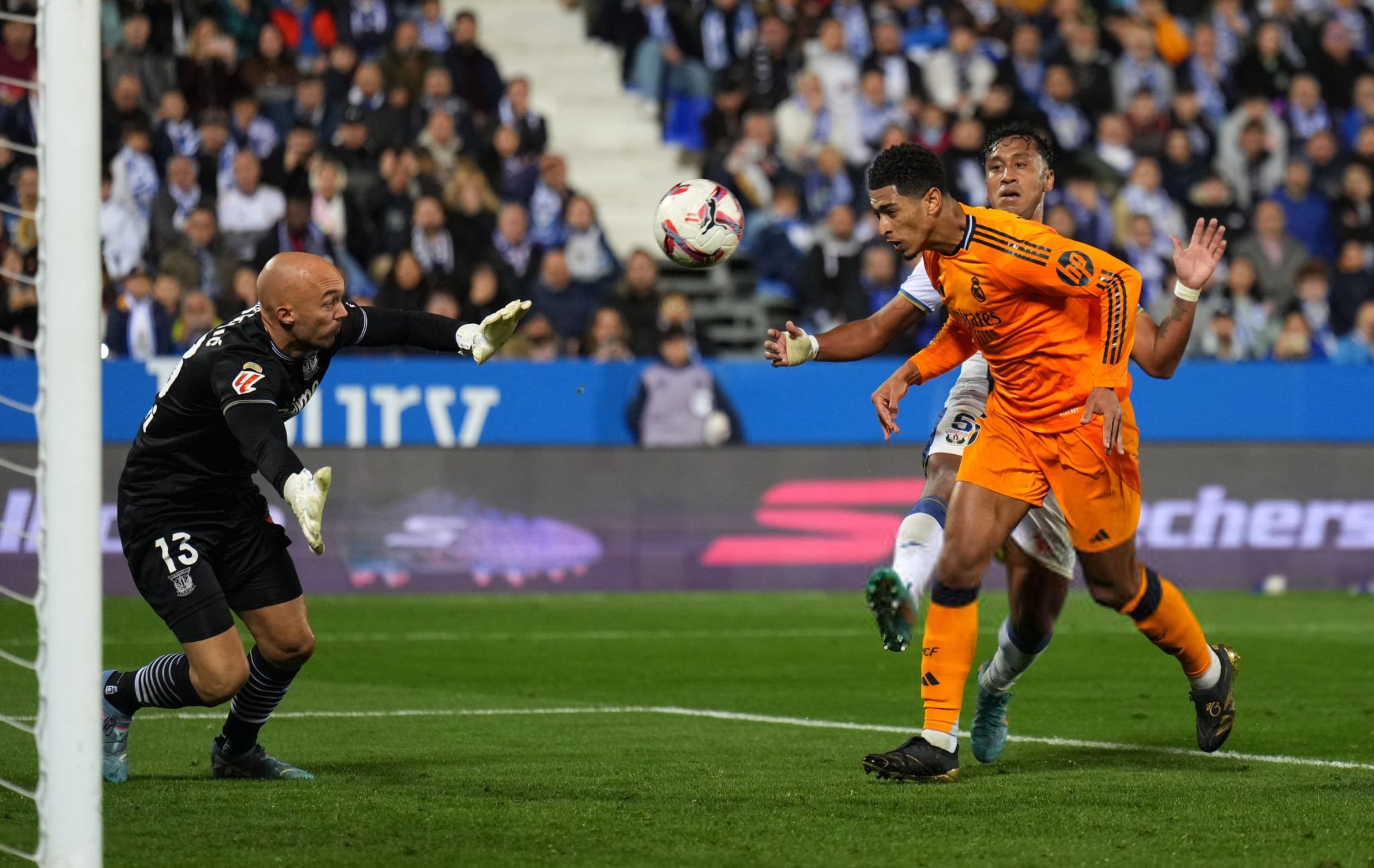 西甲联赛态势多变，竞争异常激烈的简单介绍