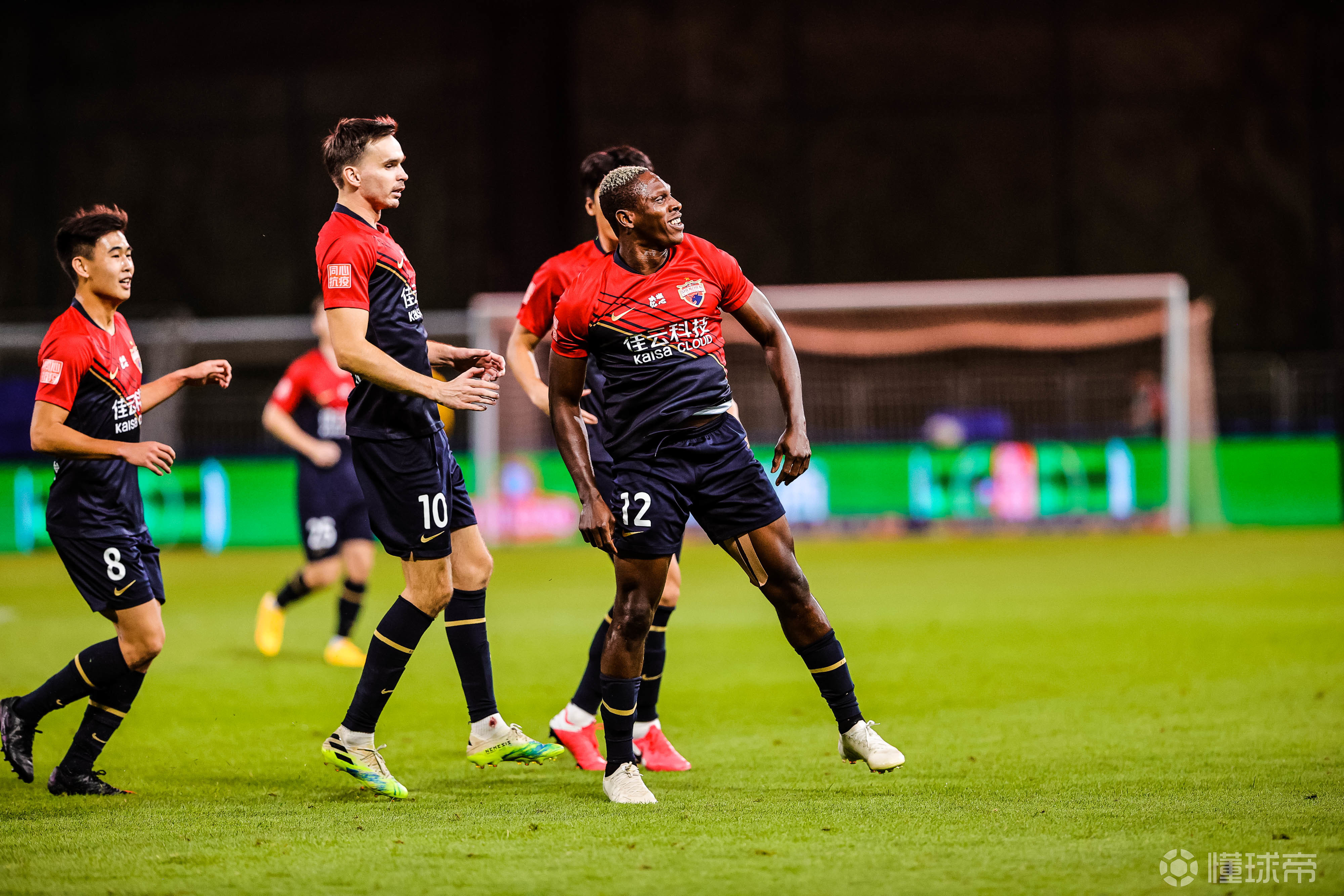 沙尔克连续两场胜利,状态回勇 沙尔克连续两场胜利,状态回勇