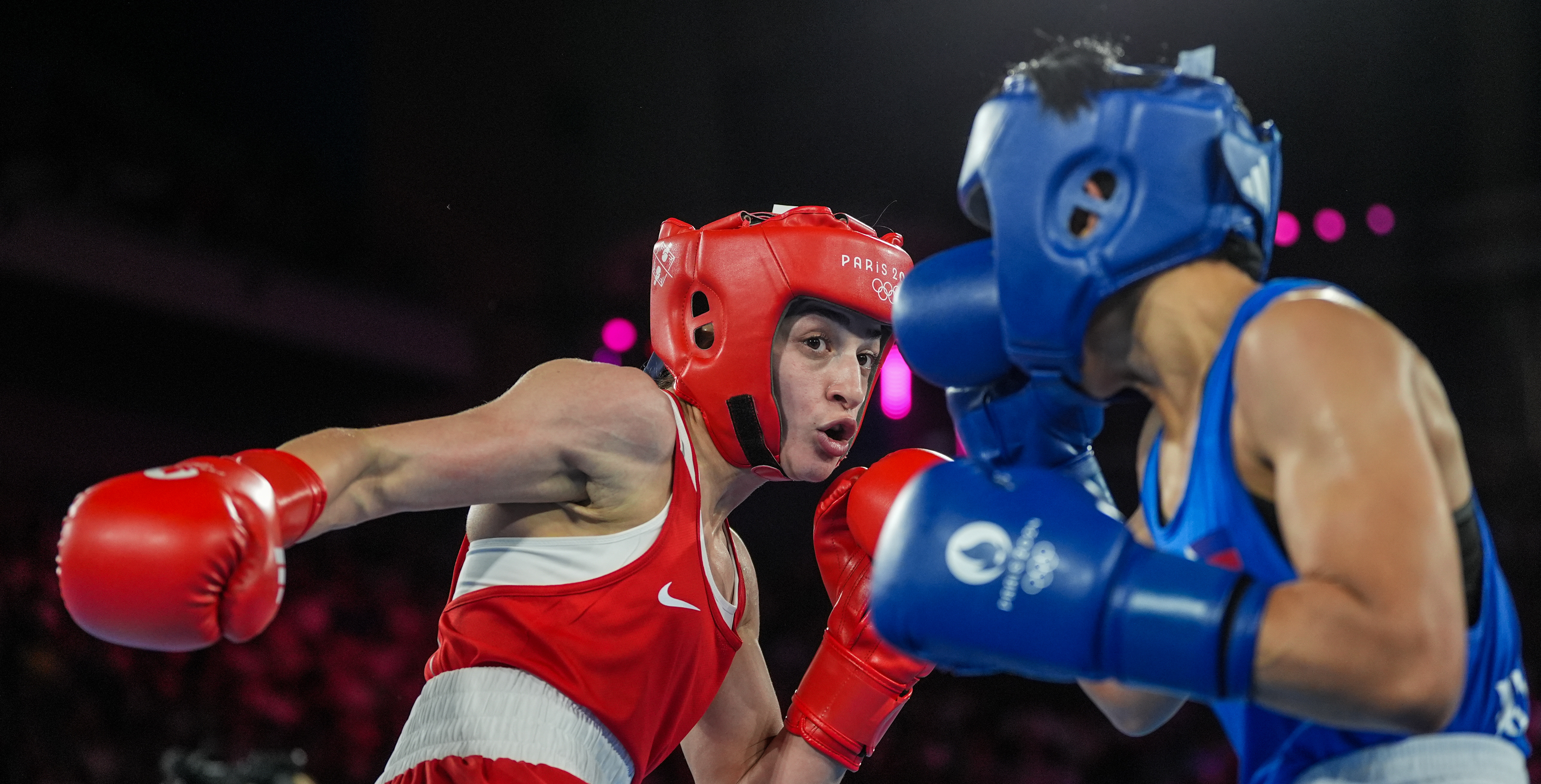 英国选手在拳击比赛中击败对手 英国选手在拳击比赛中击败对手