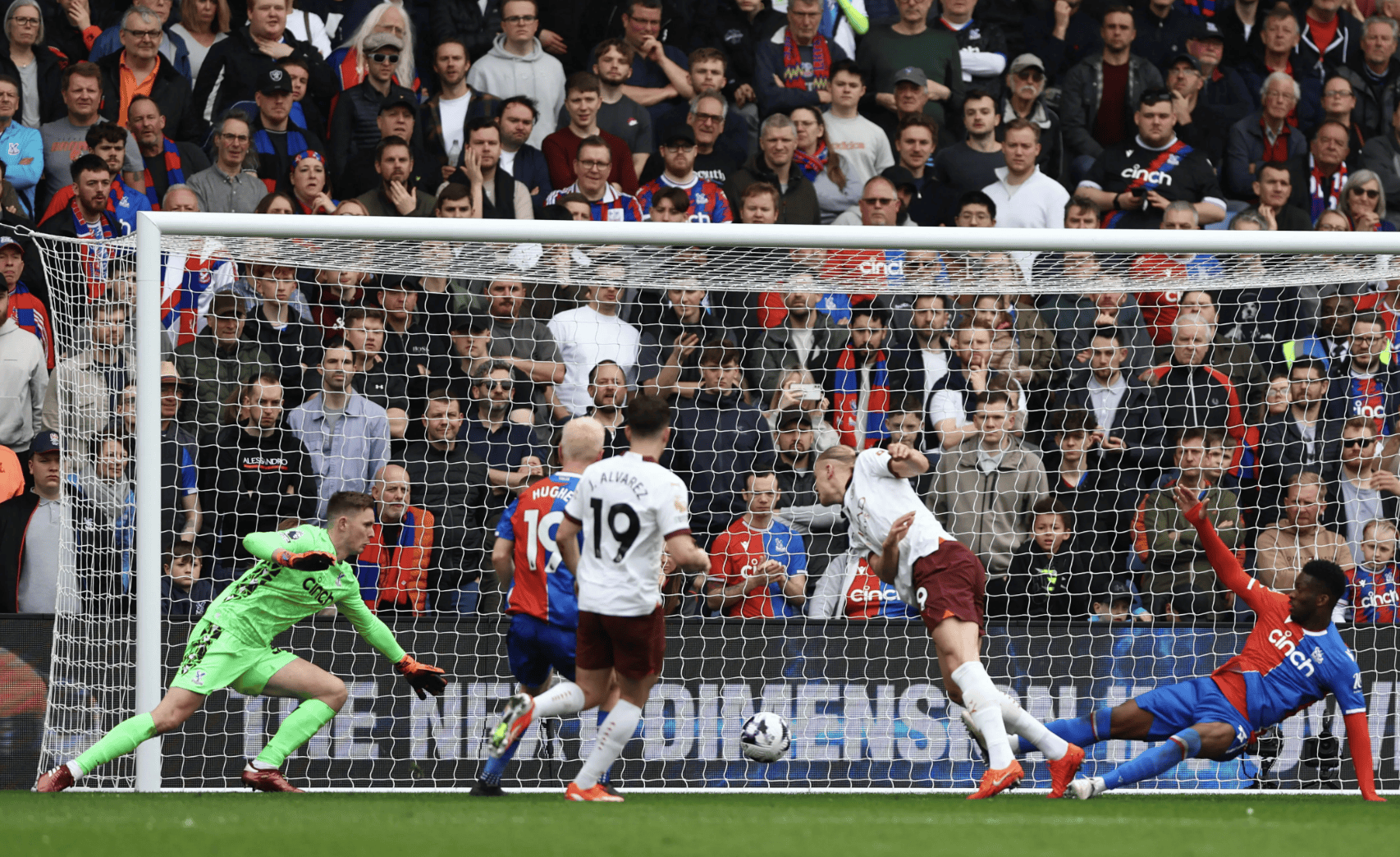 包含曼城突围切尔西,战胜对手重返领先位置的词条 包含曼城突围切尔西,战胜对手重返领先位置的词条