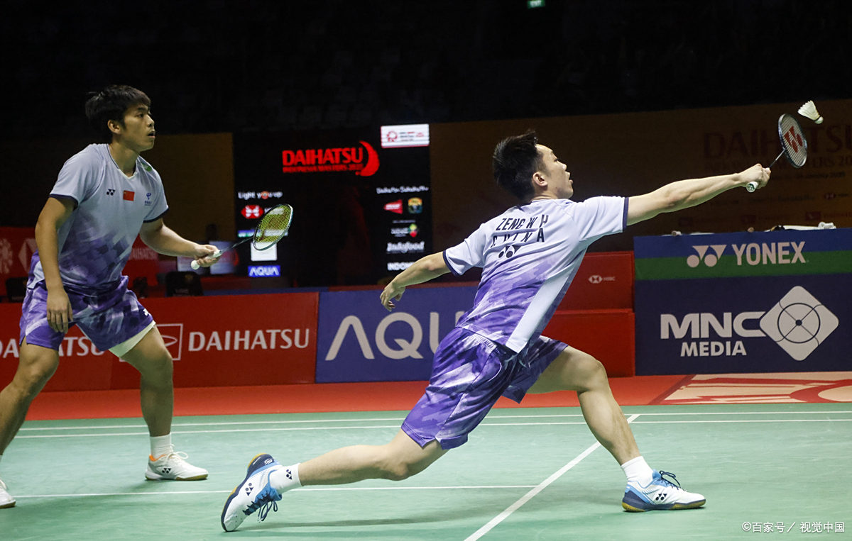 包含BLG血洗巴黎圣日耳曼，谌龙攻防两端统治比赛焦点之战季后赛，成为赛场最大亮点的词条