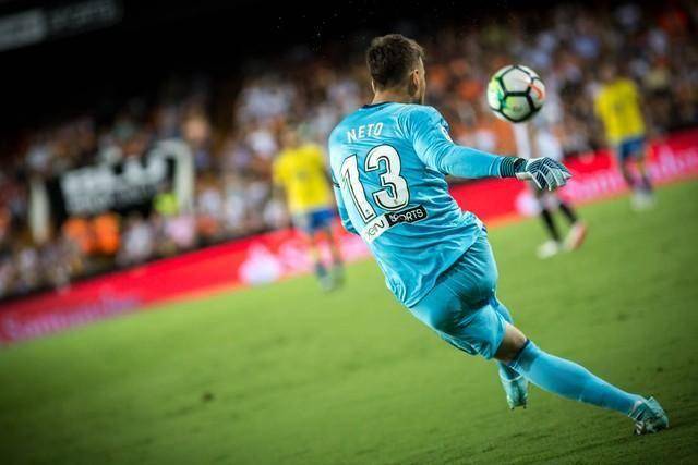 帕尔马教练摸索新战术,寻求突破 帕尔马教练摸索新战术,寻求突破