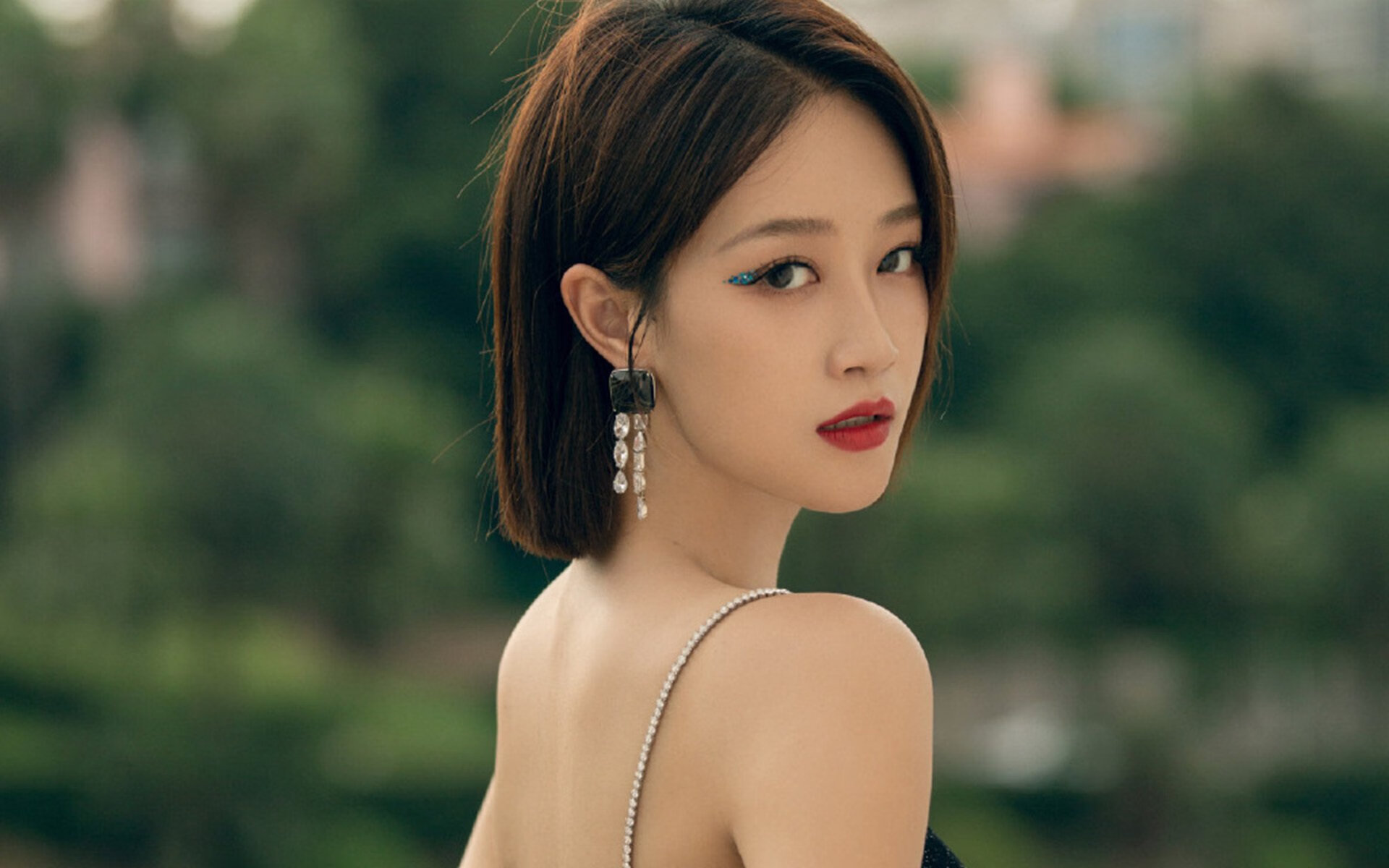 雷火电竞充值-一球定乾坤！钱江潮涌吞没休城火焰，克莱绝命三分铸就浙江传奇