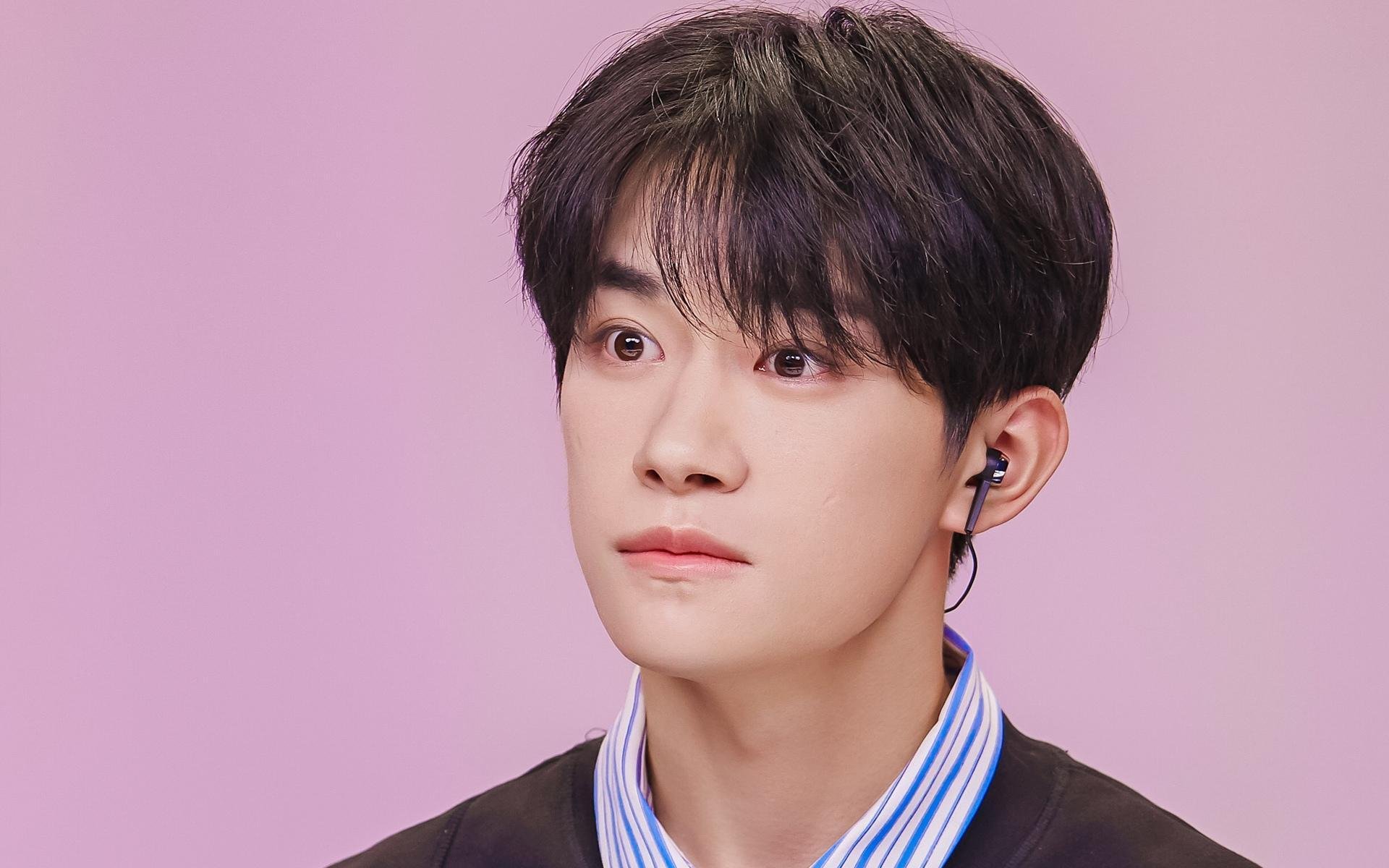 夜战围城,F1赛道上的防守反击与富安健洋的终极超车