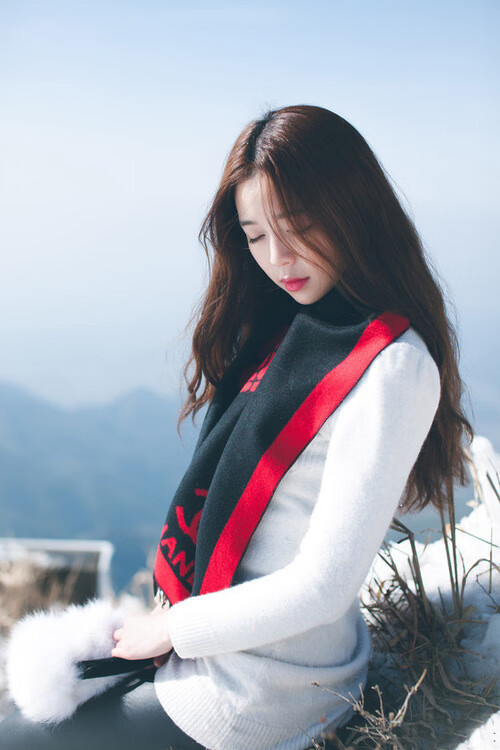 当库里踏上欧冠决赛草皮,被现代社交媒介重组的体育之夜